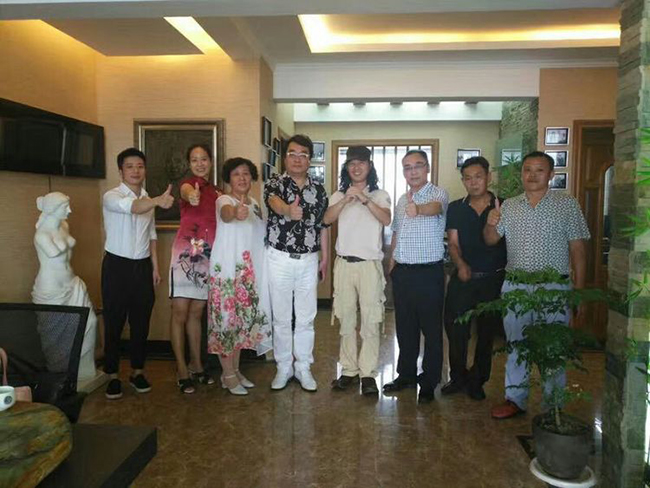 �����A�̅f����ϯꐺ���������ʿ����һ�У����R���ܼҡ����܅f���ؕ��L�|���ώ�������