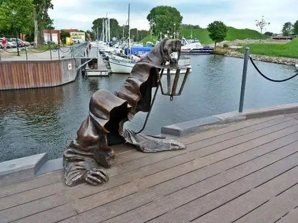 ���������Ʒ������ɫ���`